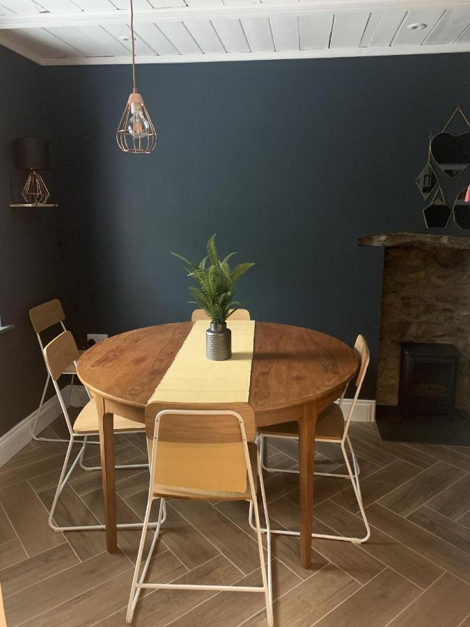 Min-Y-Fford Sleeps 6 Plus Pet Νιούπορτ Εξωτερικό φωτογραφία