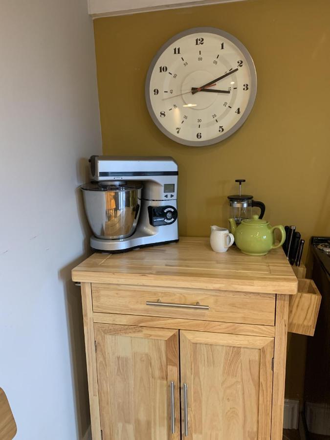 Min-Y-Fford Sleeps 6 Plus Pet Νιούπορτ Εξωτερικό φωτογραφία