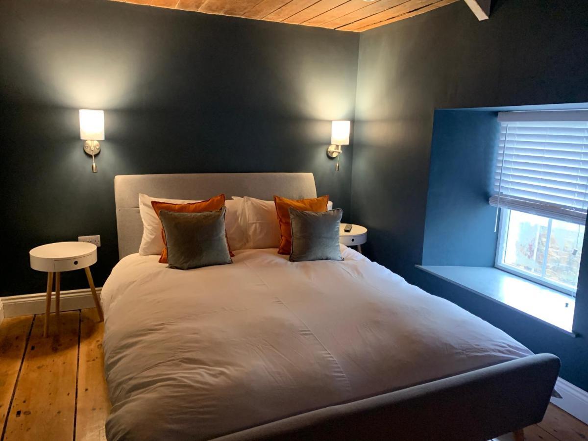 Min-Y-Fford Sleeps 6 Plus Pet Νιούπορτ Εξωτερικό φωτογραφία